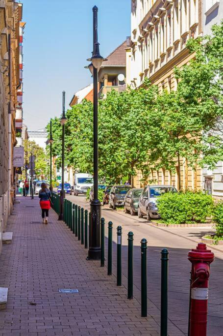 Roomy Apartment 80Sqm At City Center Free Parking Space, Ac & Balcony Budapest Bagian luar foto