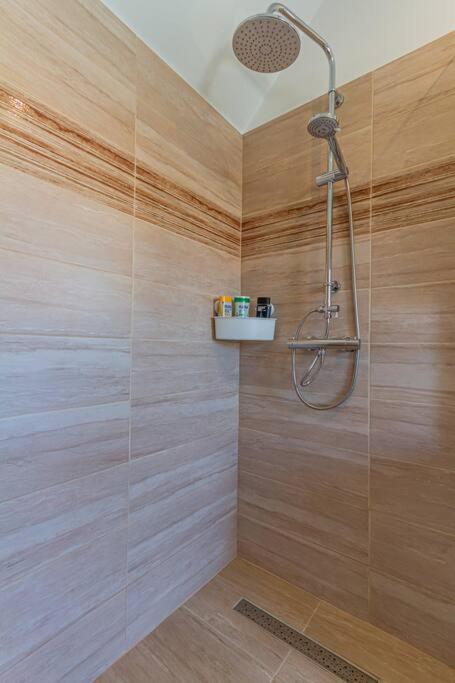 Roomy Apartment 80Sqm At City Center Free Parking Space, Ac & Balcony Budapest Bagian luar foto