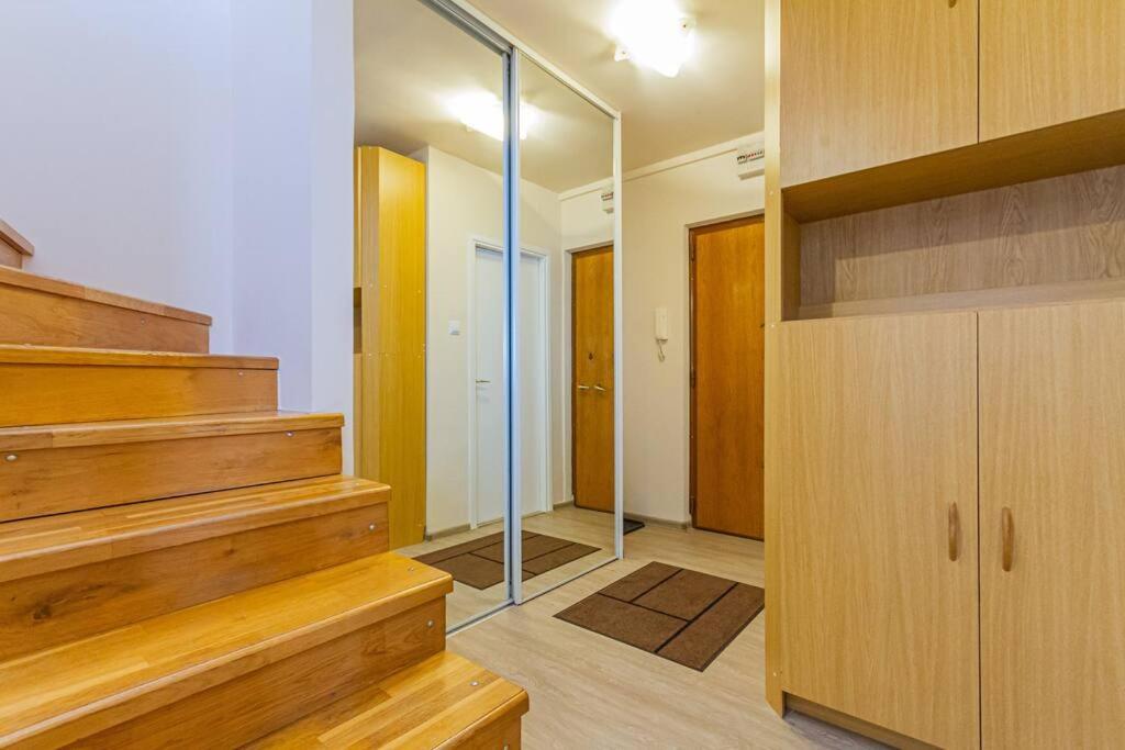 Roomy Apartment 80Sqm At City Center Free Parking Space, Ac & Balcony Budapest Bagian luar foto