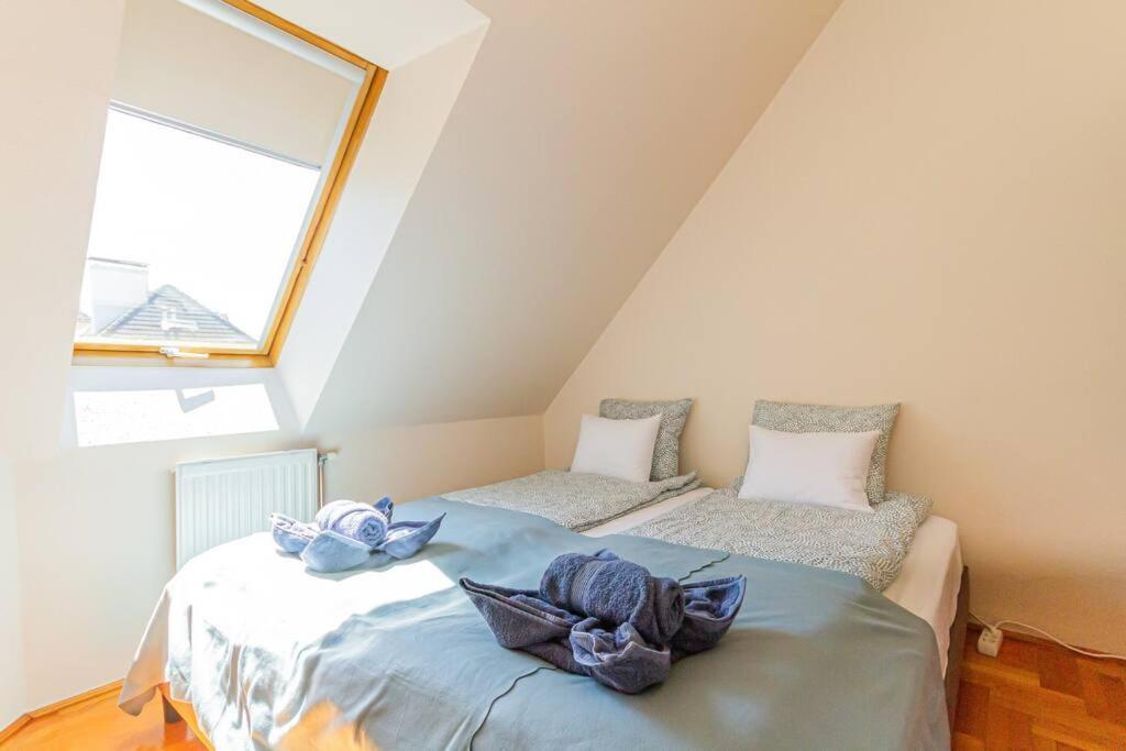 Roomy Apartment 80Sqm At City Center Free Parking Space, Ac & Balcony Budapest Bagian luar foto