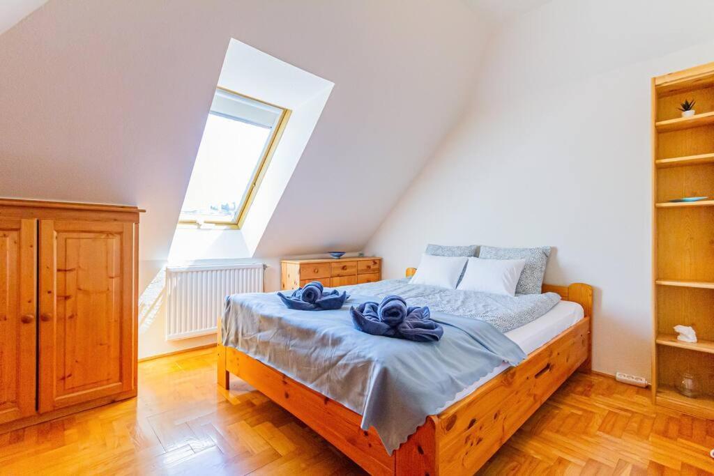 Roomy Apartment 80Sqm At City Center Free Parking Space, Ac & Balcony Budapest Bagian luar foto
