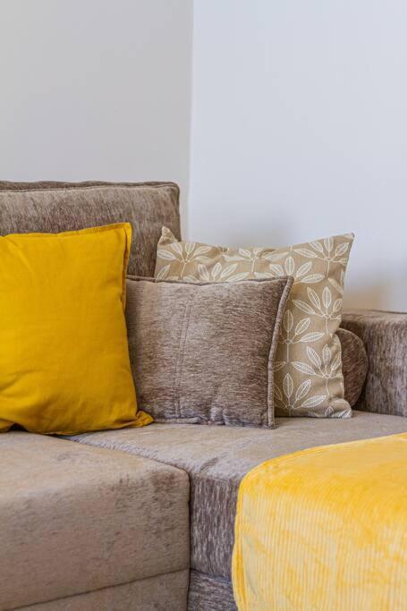 Roomy Apartment 80Sqm At City Center Free Parking Space, Ac & Balcony Budapest Bagian luar foto
