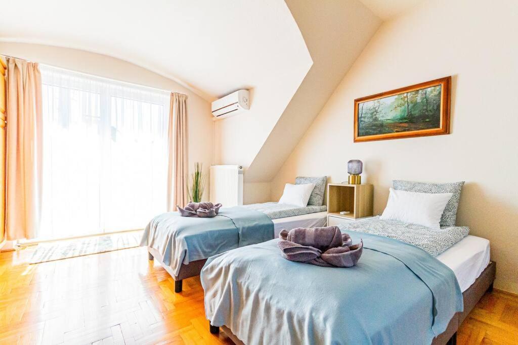 Roomy Apartment 80Sqm At City Center Free Parking Space, Ac & Balcony Budapest Bagian luar foto